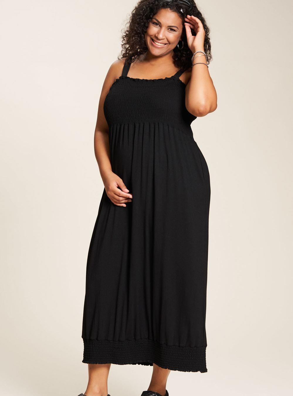 Studio Ann - Kjole med smock over barmen i -